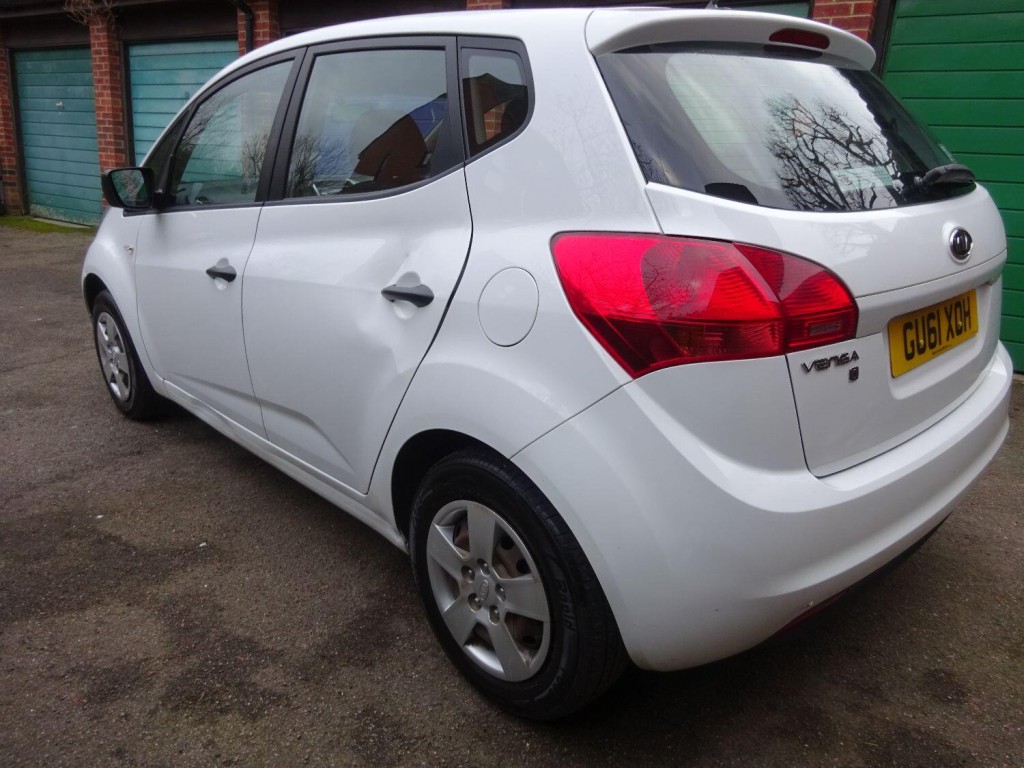 KIA VENGA