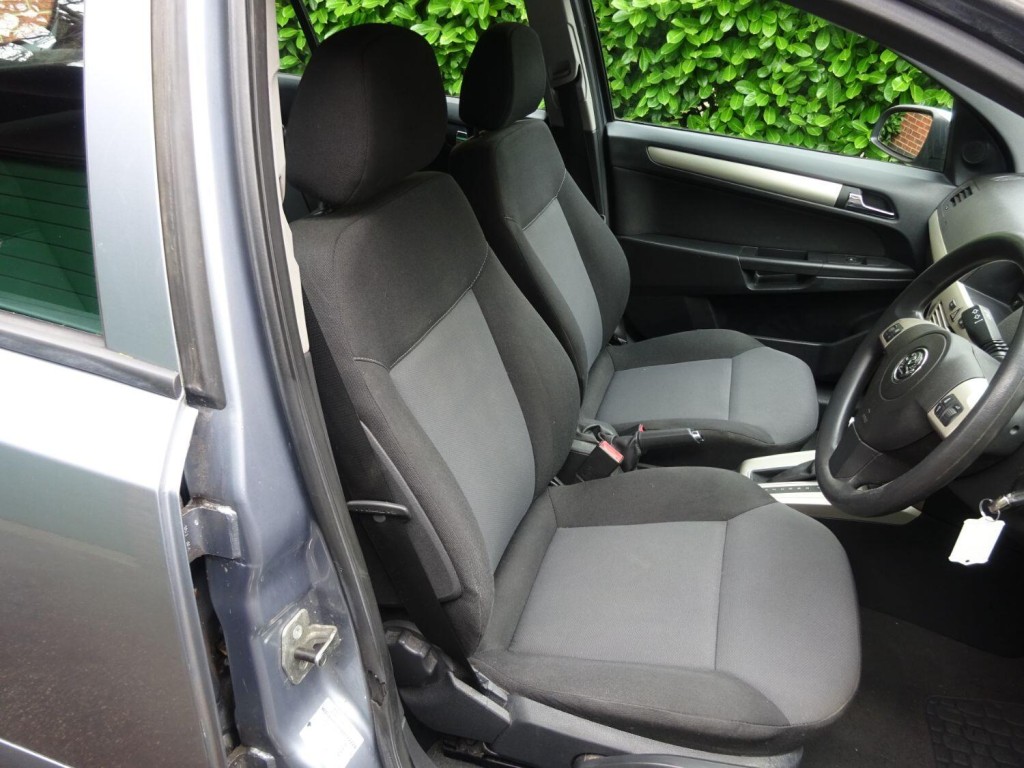 VAUXHALL ASTRA