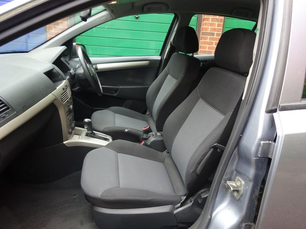 VAUXHALL ASTRA