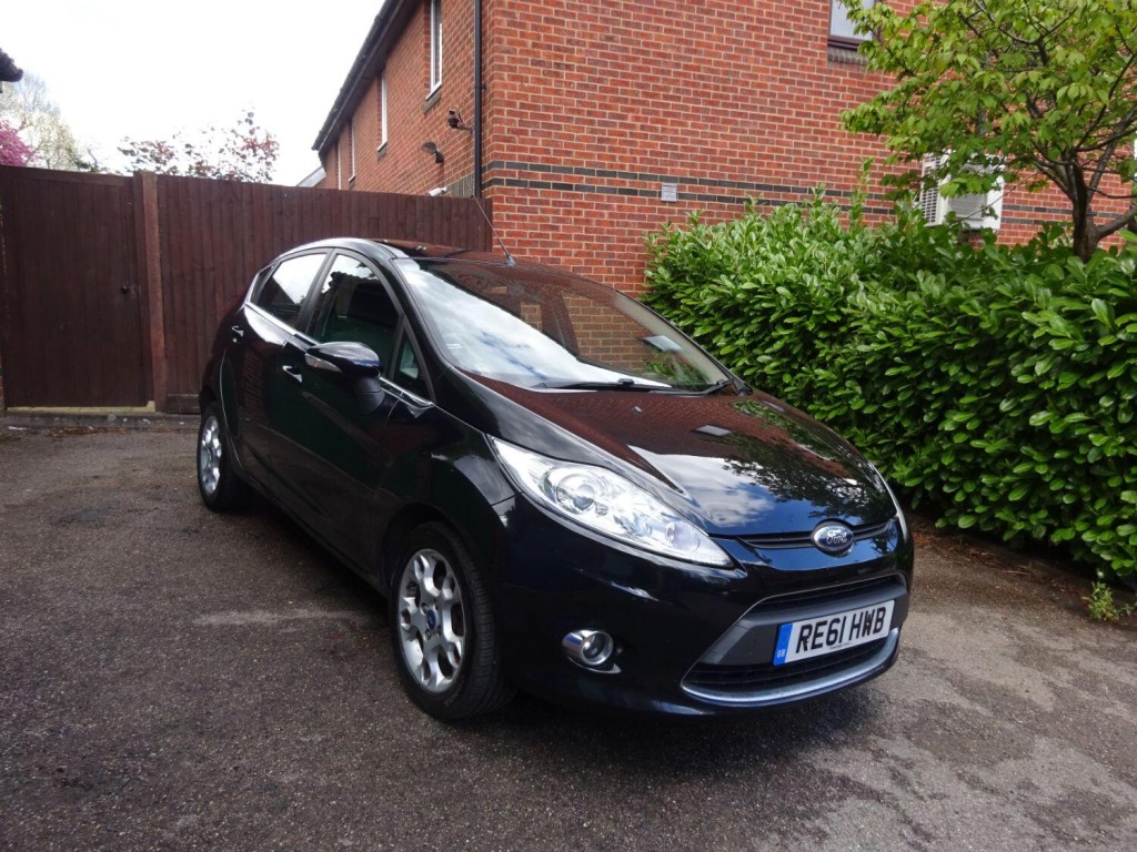 View FORD FIESTA 1.3 Zetec
