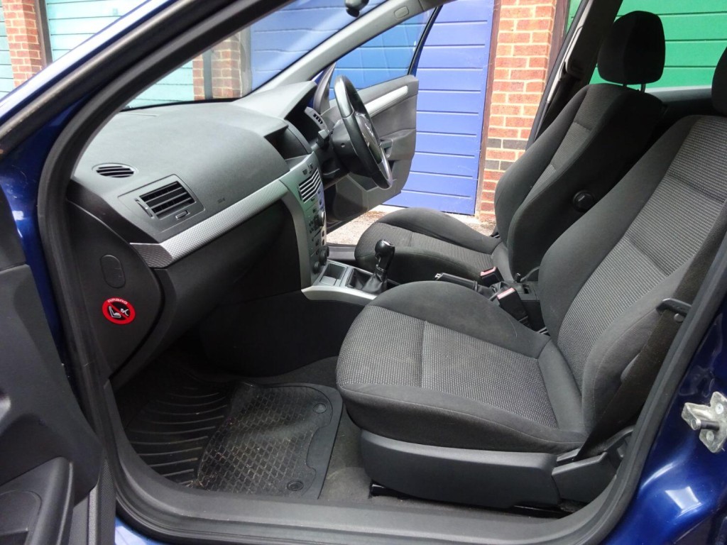 VAUXHALL ASTRA