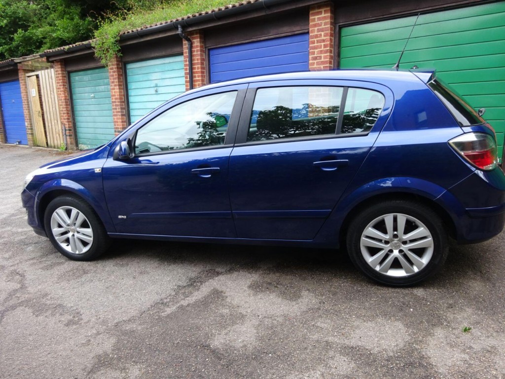 VAUXHALL ASTRA