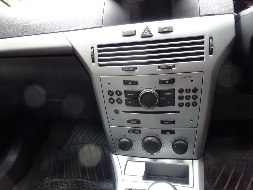 VAUXHALL ASTRA