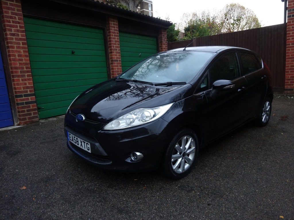 View FORD FIESTA 1.3 Zetec
