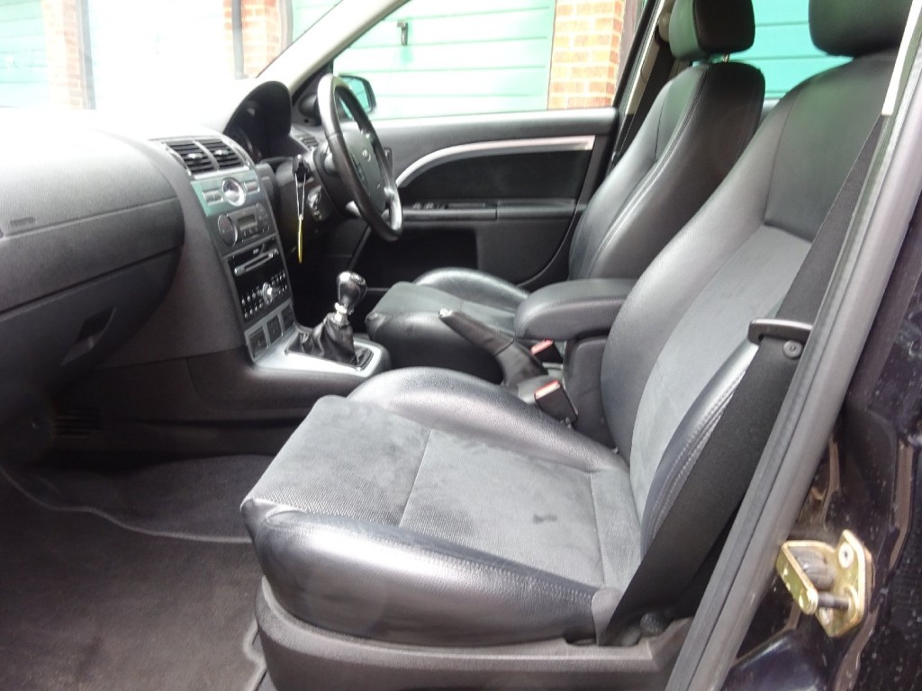FORD MONDEO