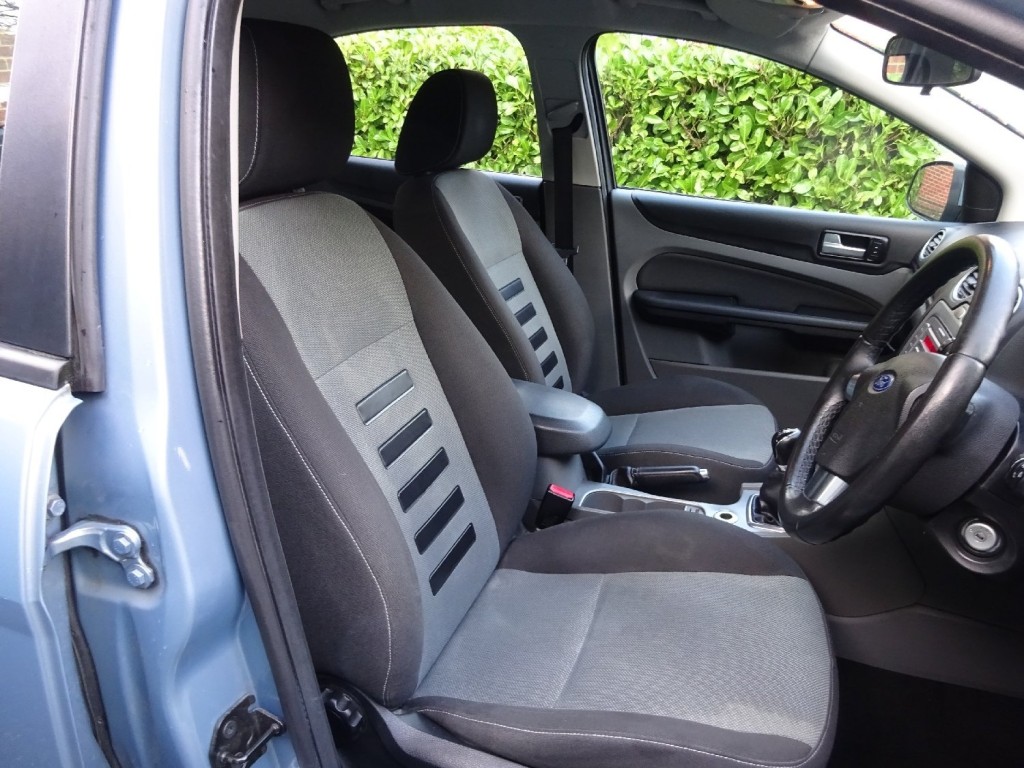 FORD FOCUS