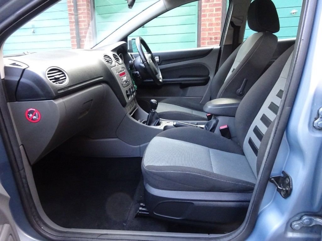 FORD FOCUS