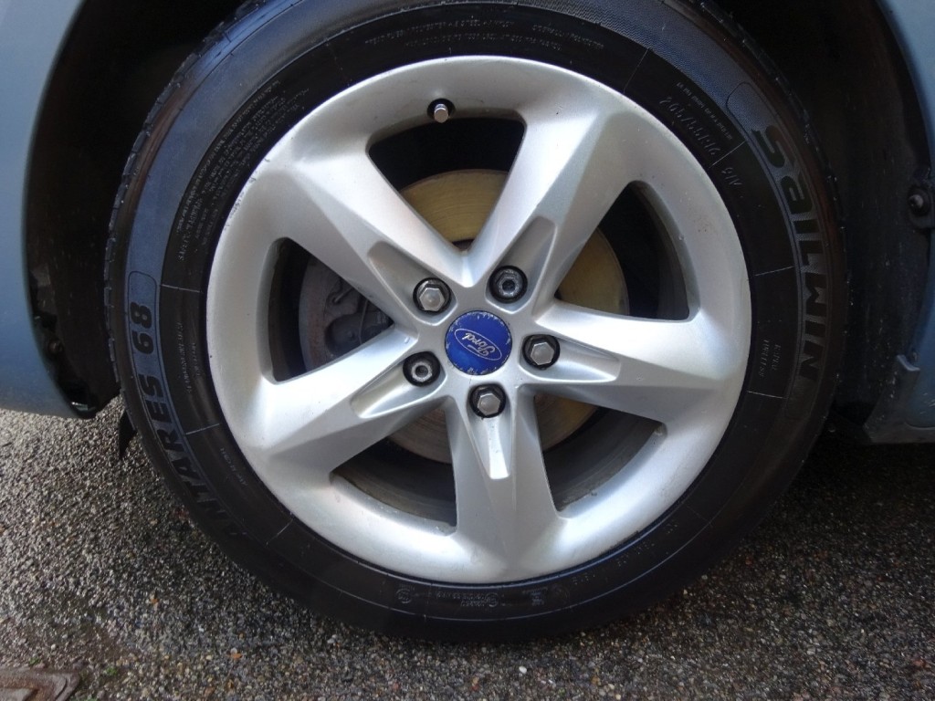 FORD FOCUS