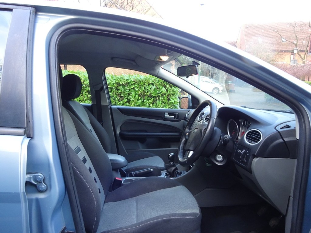 FORD FOCUS
