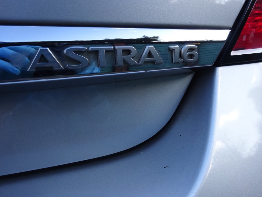 VAUXHALL ASTRA