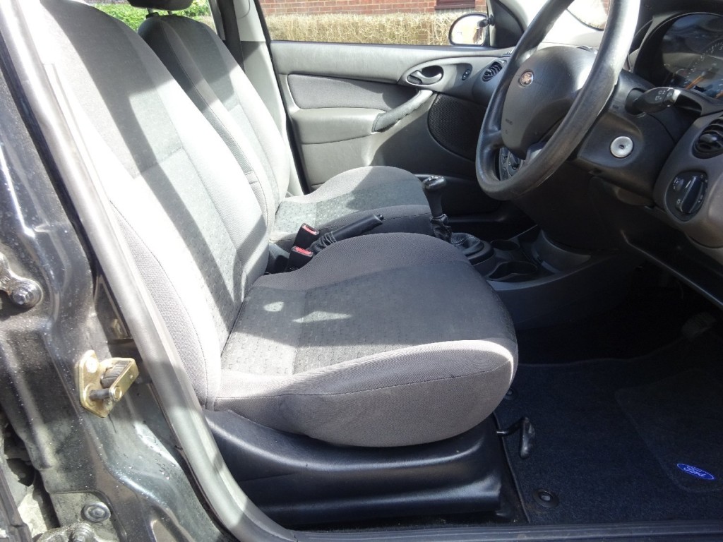 FORD FOCUS