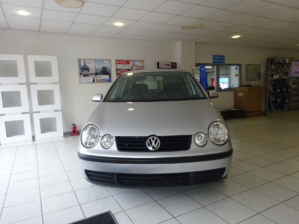 View VOLKSWAGEN POLO 1.4 SE Automatic