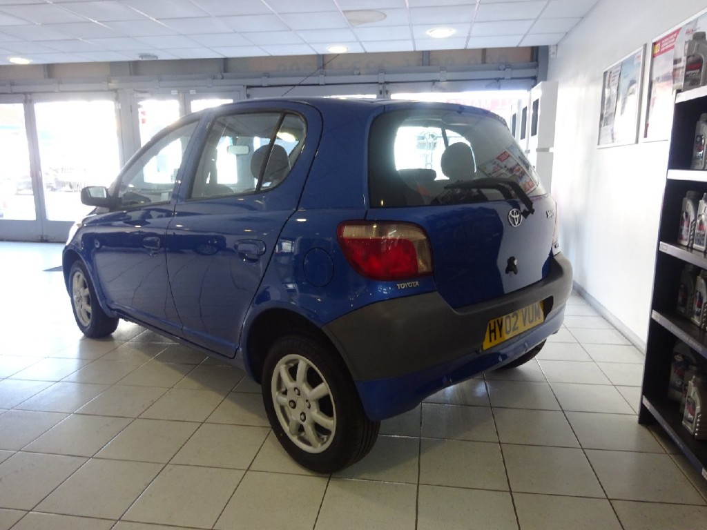 TOYOTA YARIS
