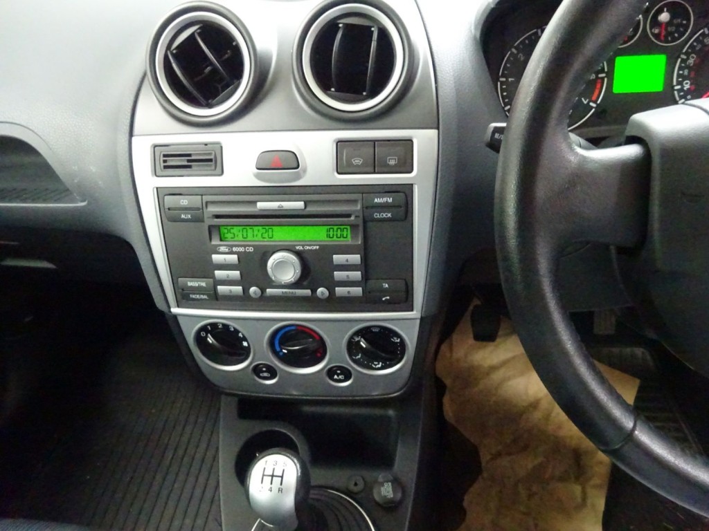 View FORD FIESTA 1.3 Zetec Climate