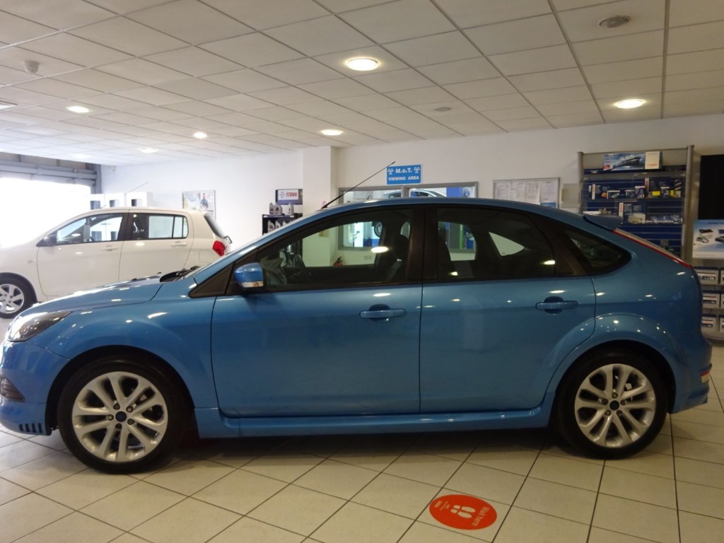 FORD FOCUS