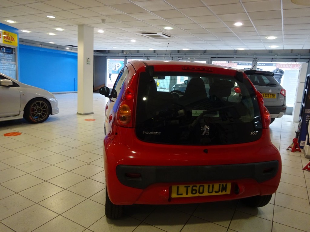 PEUGEOT 107