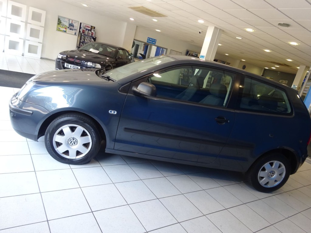 VOLKSWAGEN POLO