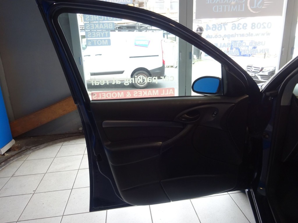 FORD FOCUS