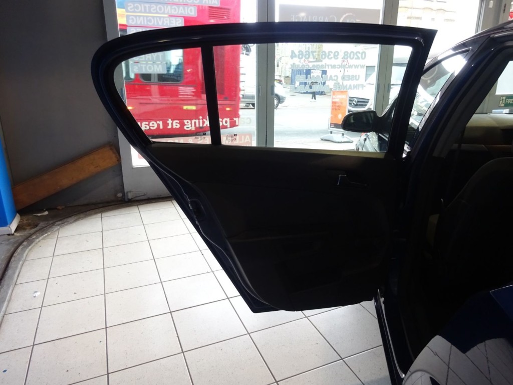 VAUXHALL ASTRA