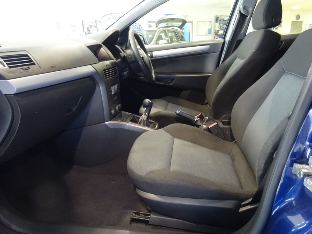 VAUXHALL ASTRA