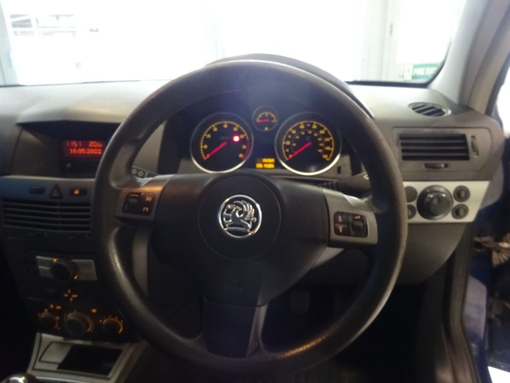 VAUXHALL ASTRA