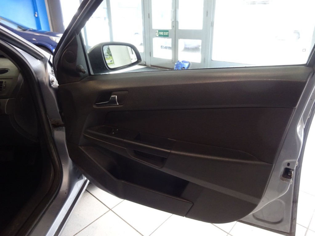VAUXHALL ASTRA