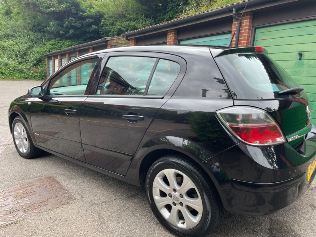 VAUXHALL ASTRA