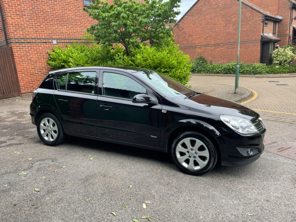 VAUXHALL ASTRA