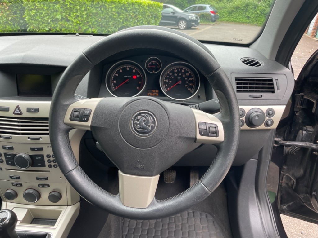 VAUXHALL ASTRA