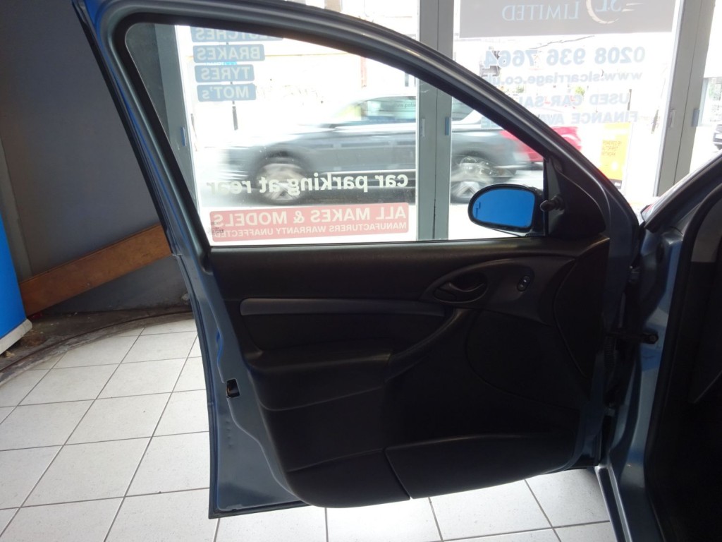 FORD FOCUS