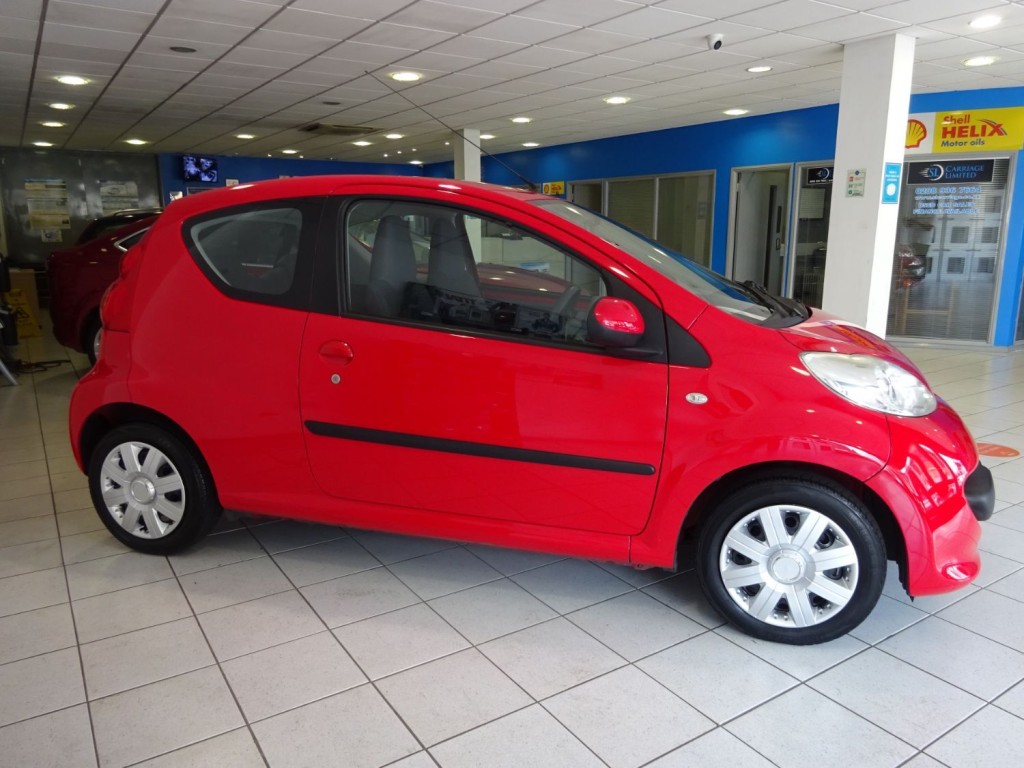 PEUGEOT 107