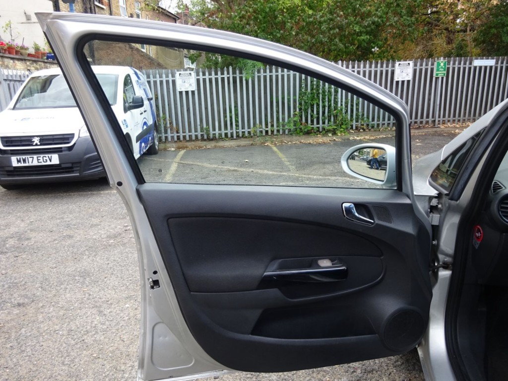 VAUXHALL CORSA