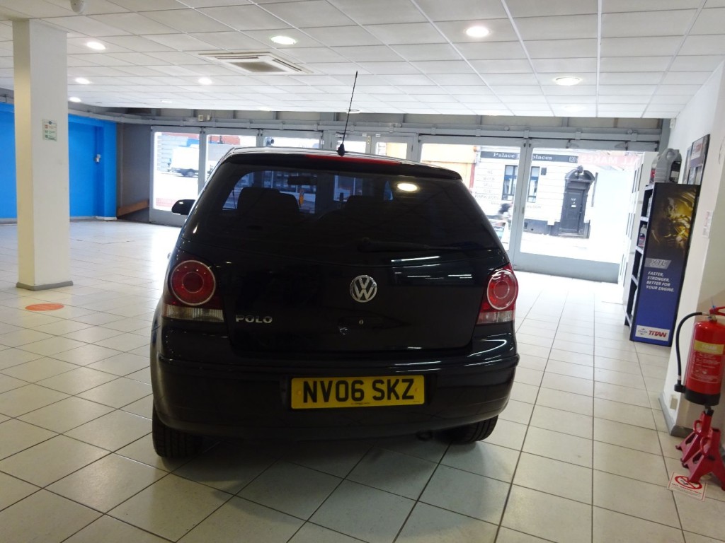 VOLKSWAGEN POLO