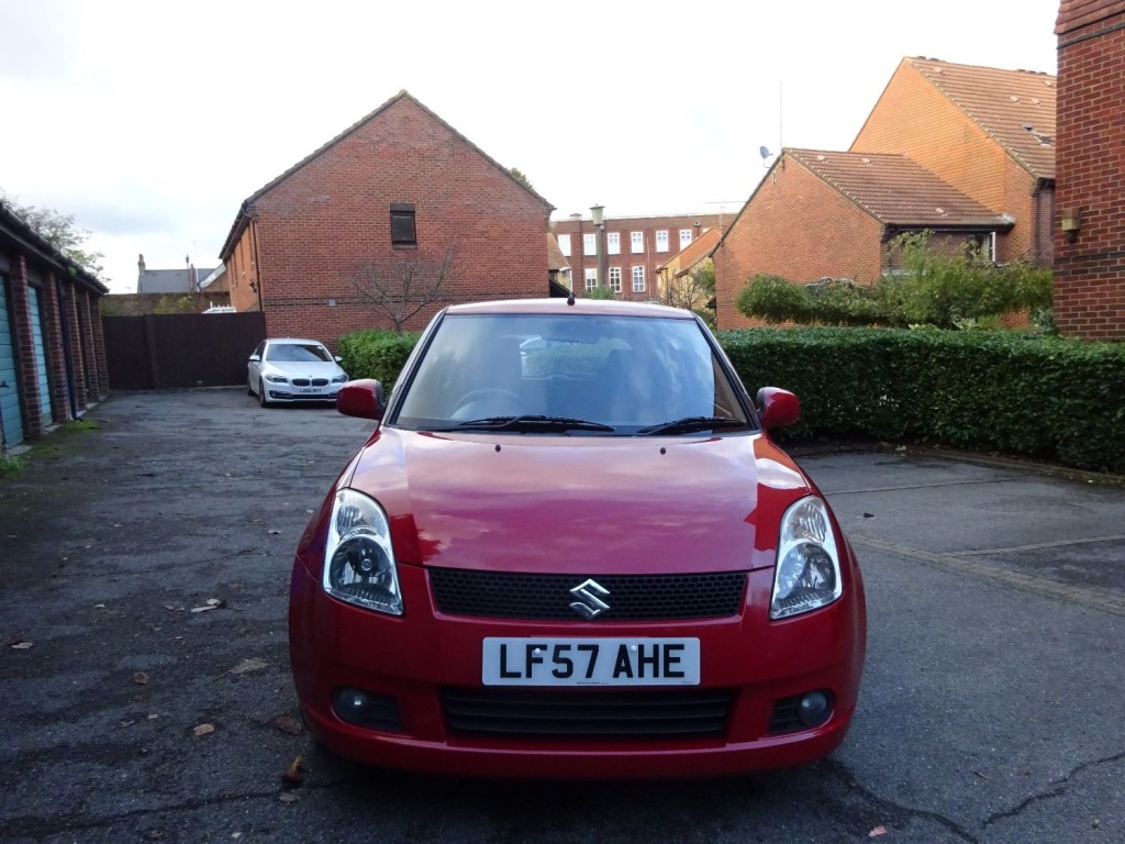 SUZUKI SWIFT