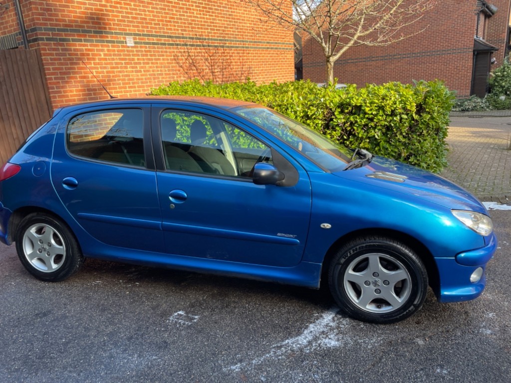 PEUGEOT 206