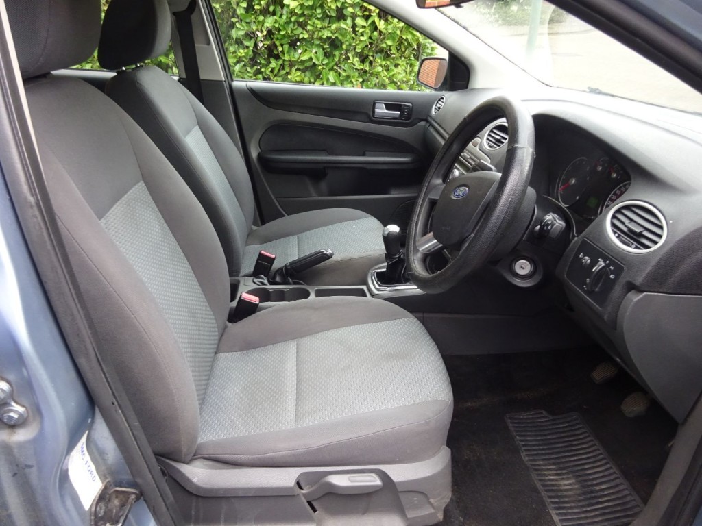 FORD FOCUS