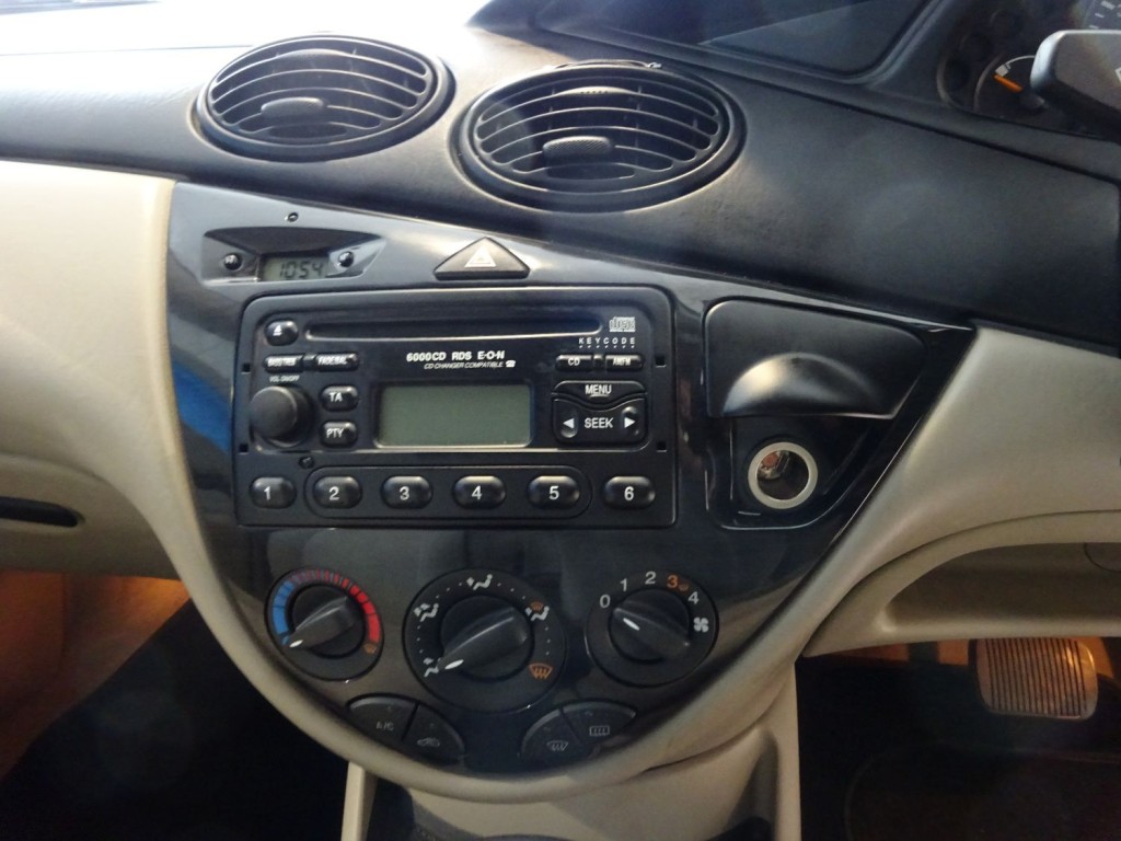 FORD FOCUS