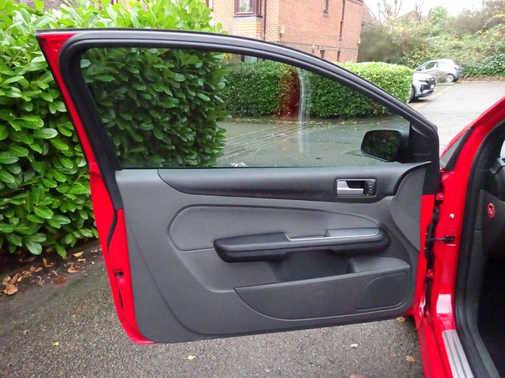 FORD FOCUS