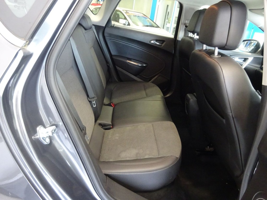 VAUXHALL ASTRA