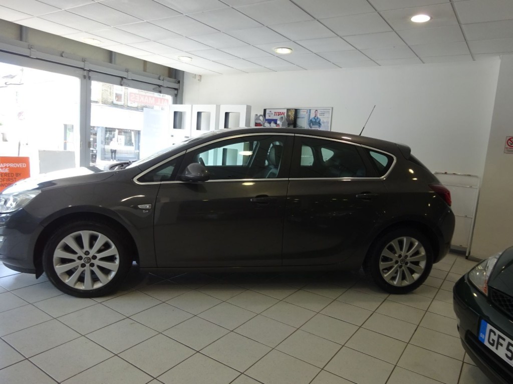 VAUXHALL ASTRA