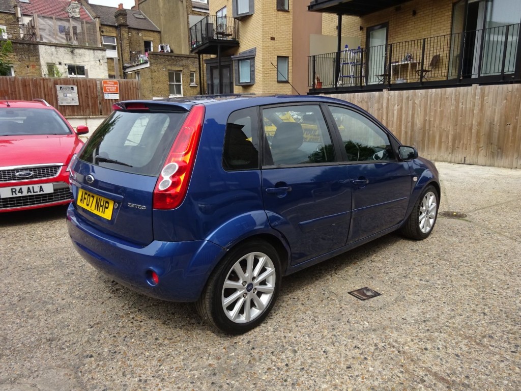 FORD FIESTA