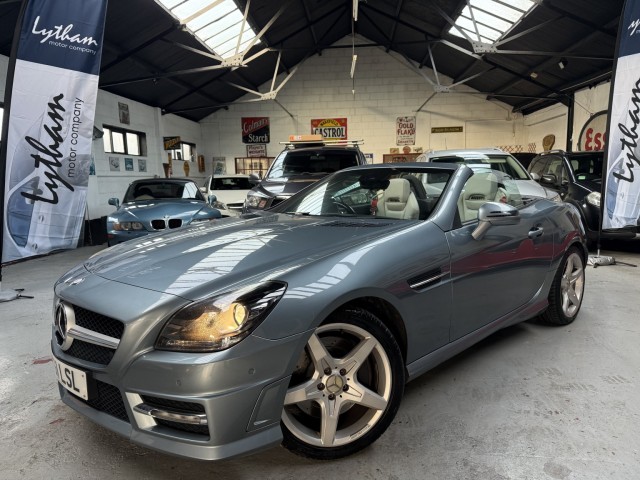 MERCEDES-BENZ SLK 1.8 SLK200 BlueEfficiency AMG Sport Edition 125