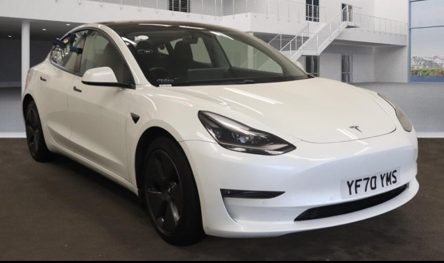 TESLA MODEL 3