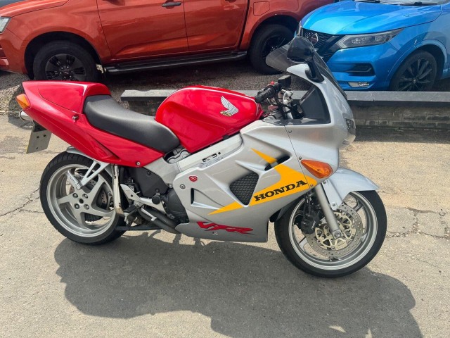 HONDA VFR800X  (2000)