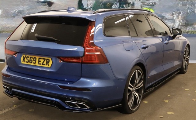 VOLVO V60 2.0 R-Design Plus D4 (2019)