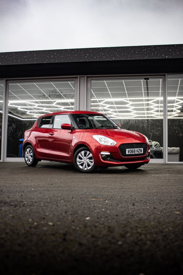 SUZUKI SWIFT